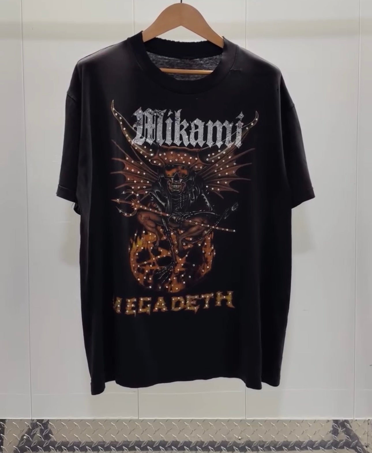MIKAMI “One-of-One Hellfire Swarovski” Tee ( XL )