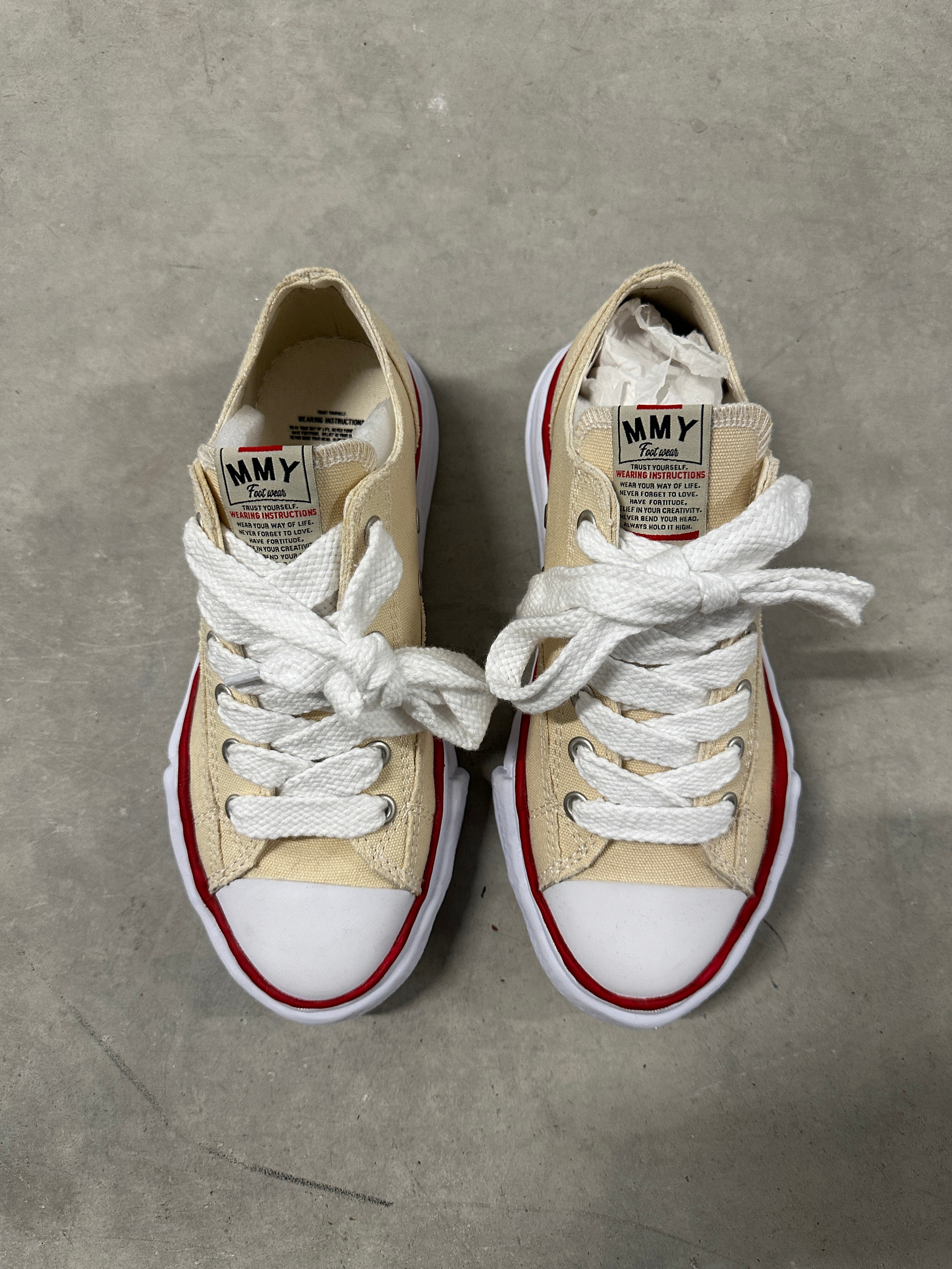 Maison Mihara Yasuhiro Blakey Low "Beige/Red" – Size 40