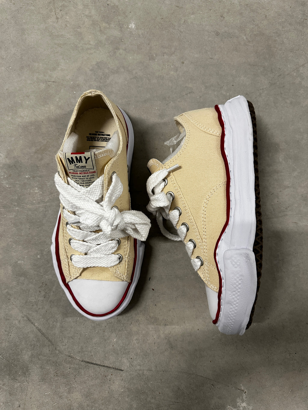 Maison Mihara Yasuhiro Blakey Low "Beige/Red" – Size 40