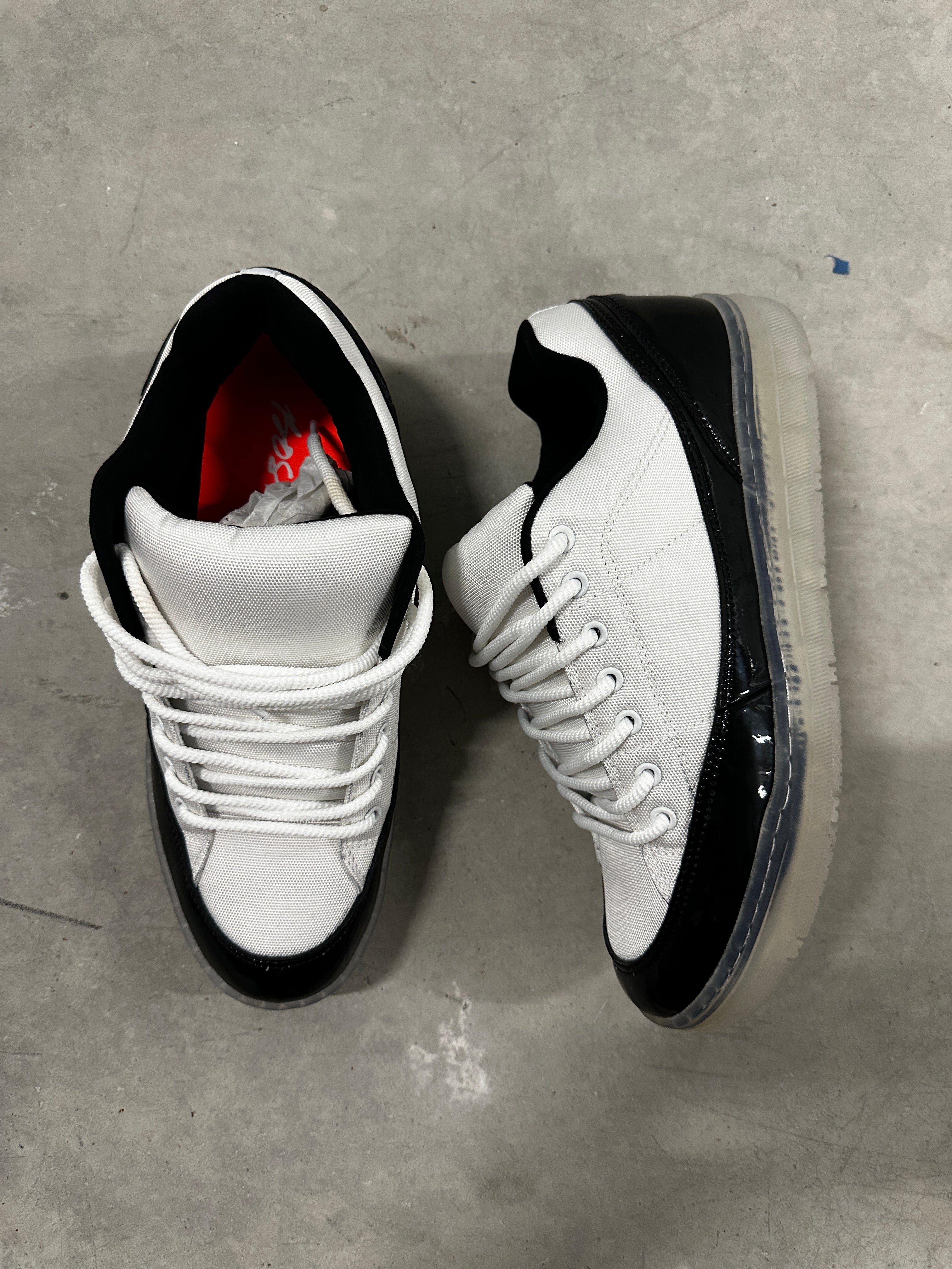 Bossi Low "Black/White Patent" – Size 43