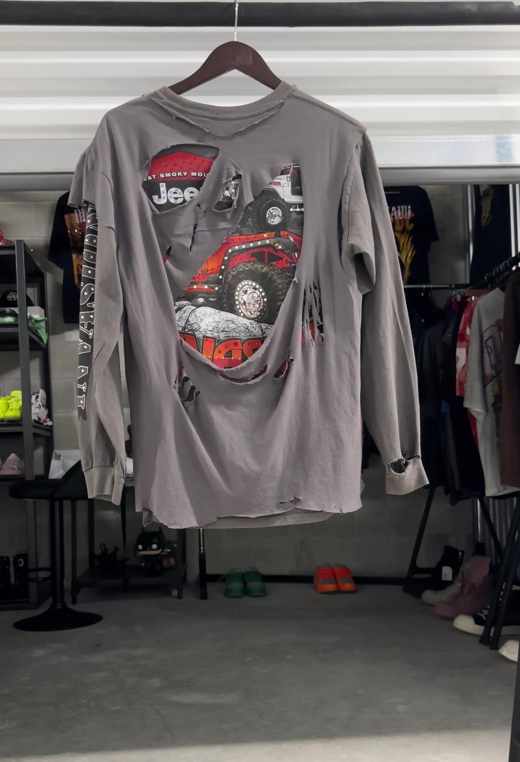 Vintage Jeep Long Sleeve Tee Distressed + Rhinestones SZ-M